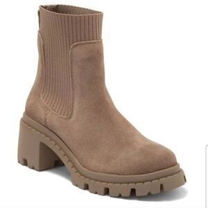 Steve Madden Zappa Lug Sole Suede Bootie Size 9